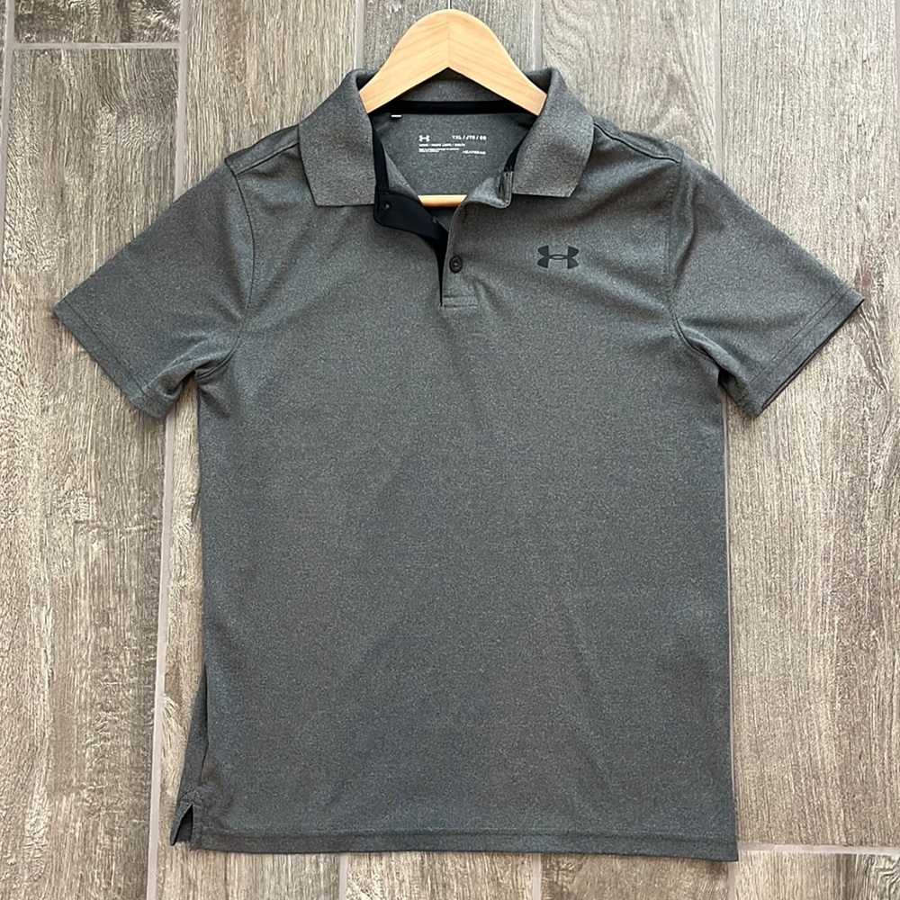Under Armour Boys gray Heat Gear polo shirt size x-Large